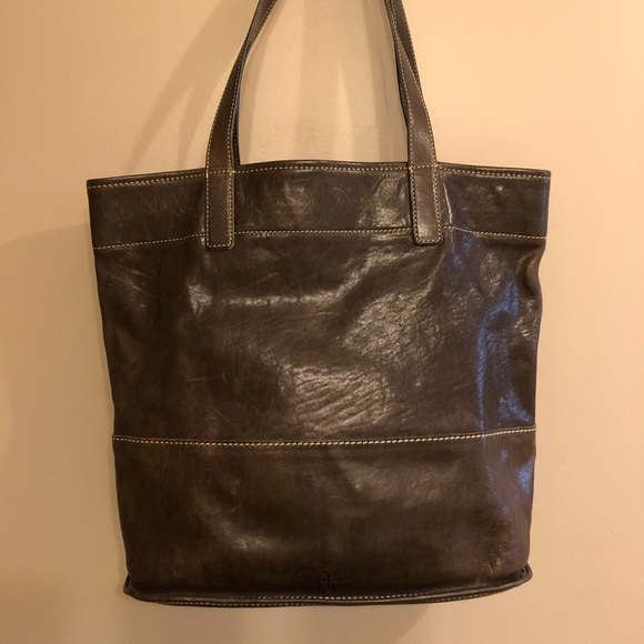 Frye tote and coin purse. Like new!